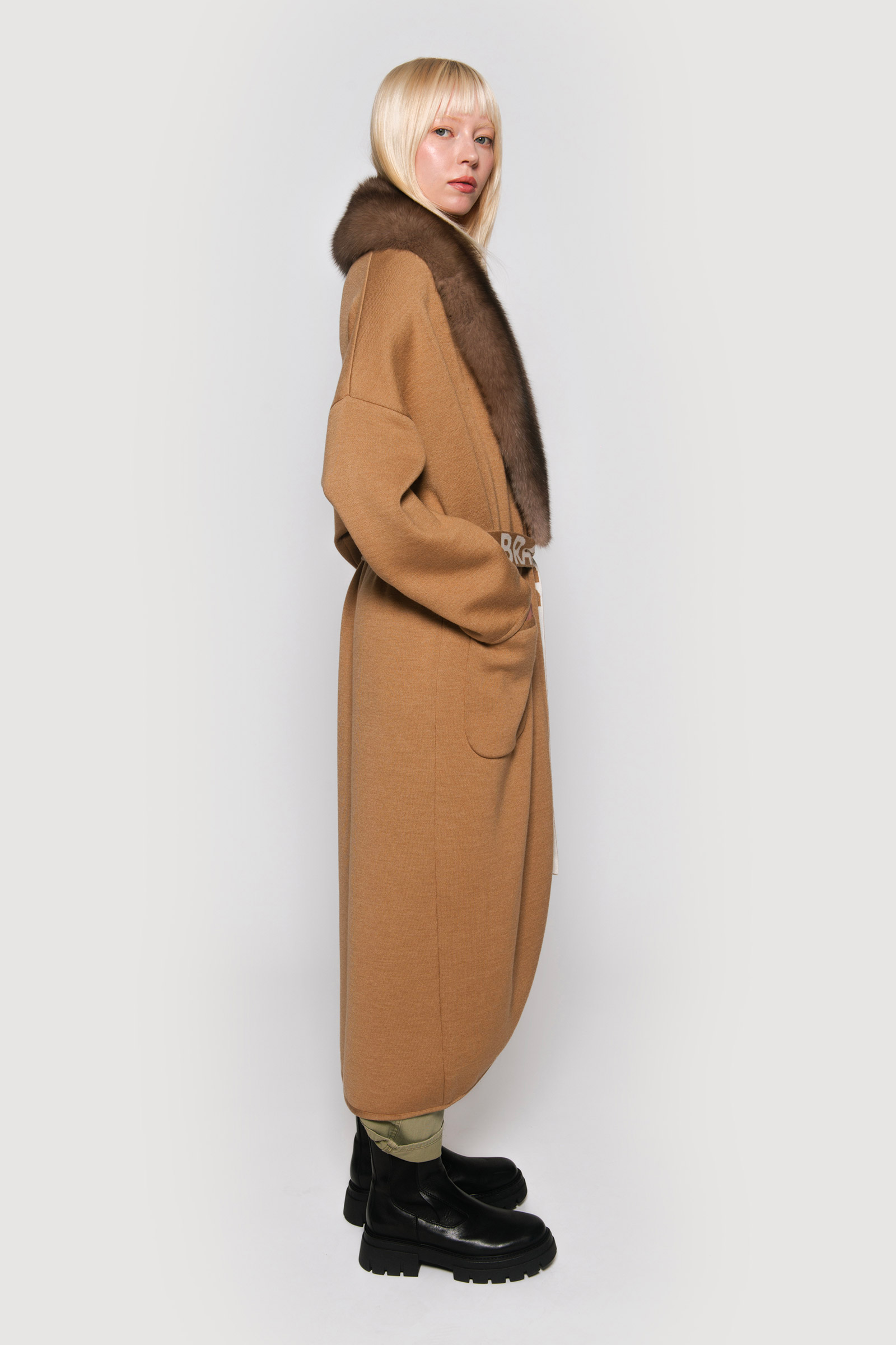 Dallas cashmere coat with graphite sable - Image 5